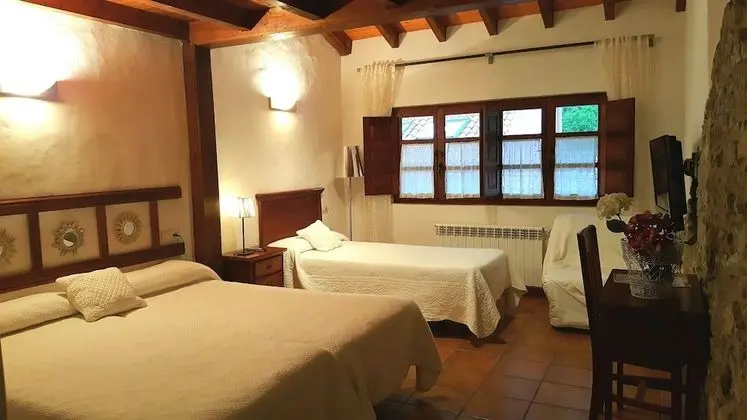 Üç Kişilik Oda