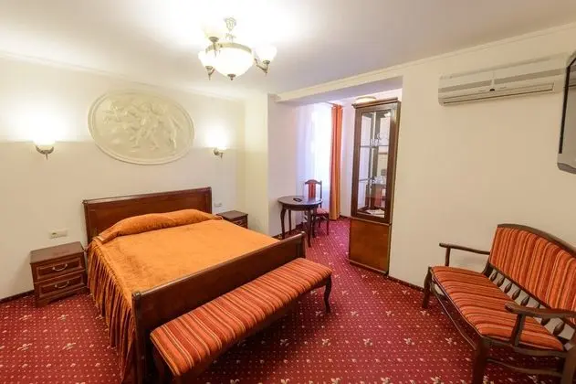 Standard Tek Büyük Yataklı Oda