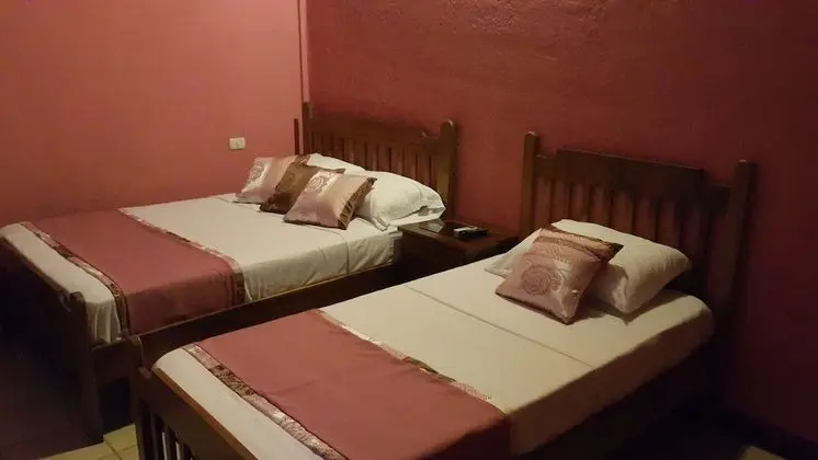 Deluxe Üç Kişilik Oda, Bahçe Manzaralı