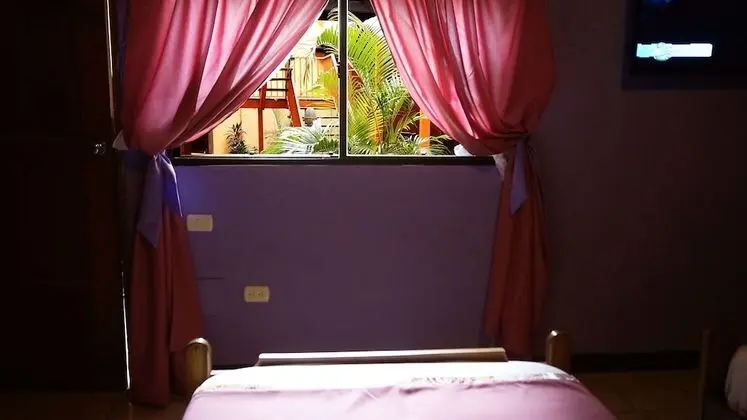 Deluxe Üç Kişilik Oda, Bahçe Manzaralı