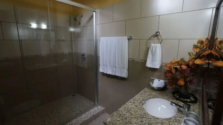 Deluxe Üç Kişilik Oda, Bahçe Manzaralı