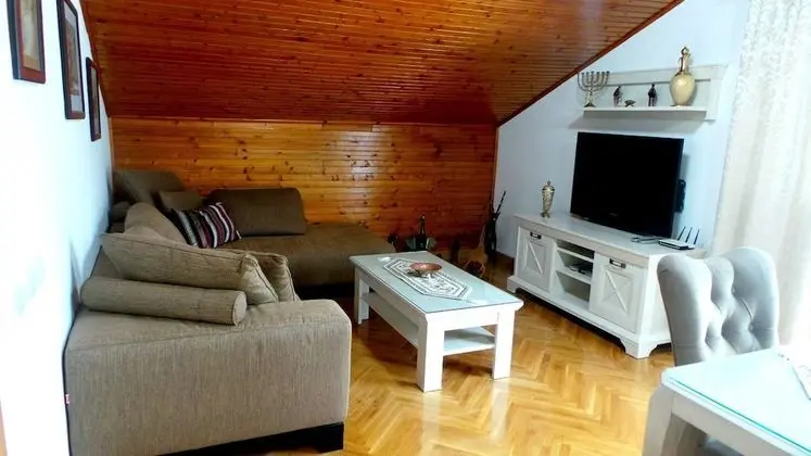 Apart Daire, 2 Yatak Odası, Teras, Bahçe Manzaralı
