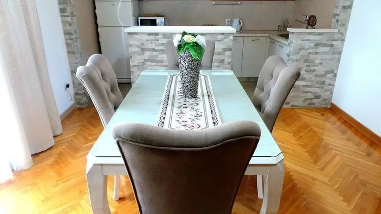 Apart Daire, 2 Yatak Odası, Teras, Bahçe Manzaralı