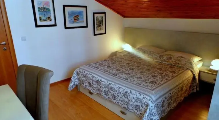 Apart Daire, 2 Yatak Odası, Teras, Bahçe Manzaralı