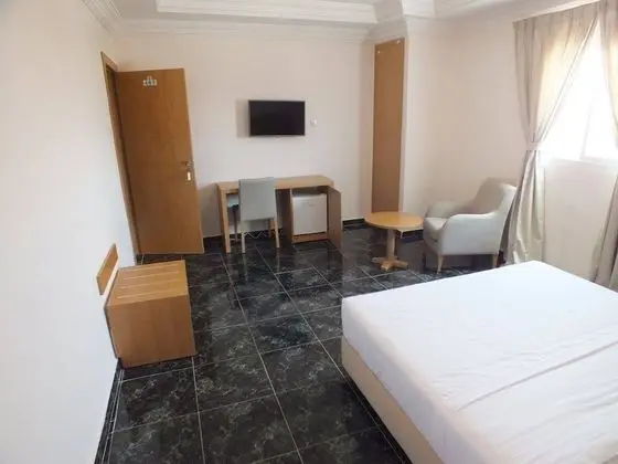 Standard Tek Büyük Yataklı Oda