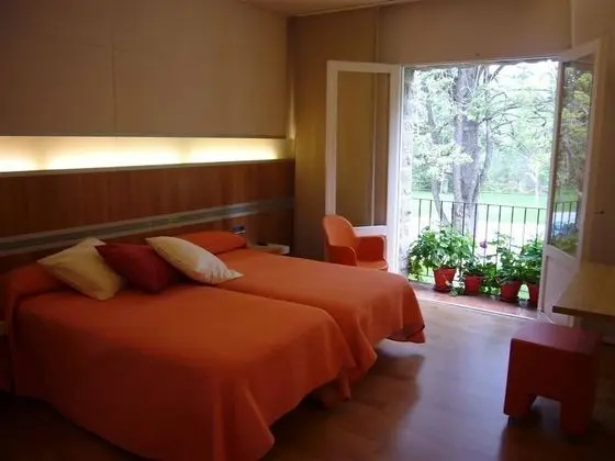 Tek Büyük Yataklı Oda (+ extra bed)