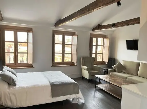 Stüdyo, Banyolu/Duşlu, Şehir Manzaralı (Estudio Ático)
