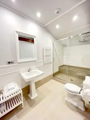 Stüdyo, Banyolu/Duşlu, Şehir Manzaralı (Estudio Ático)