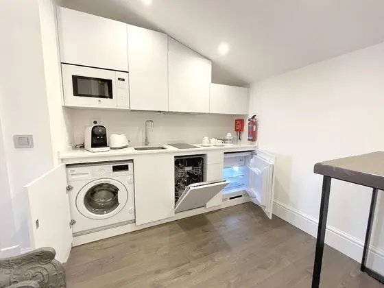 Stüdyo, Banyolu/Duşlu, Şehir Manzaralı (Estudio Ático)