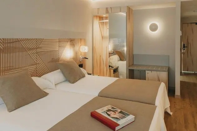 Classic Tek Büyük Yataklı Oda (+ extra bed, 2 adults and 1 child)