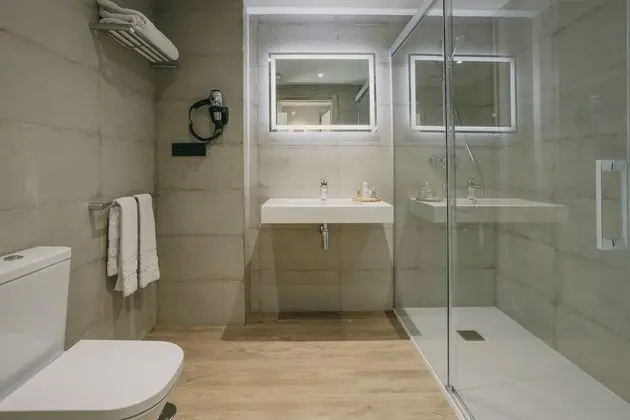 Classic Tek Büyük Yataklı Oda (+ extra bed, 2 adults and 1 child)