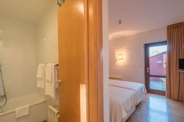 Tek Büyük Yataklı Oda, Nehir Manzaralı (1 Pax)