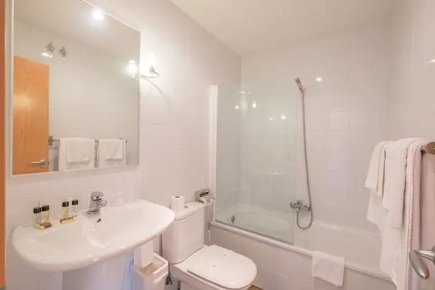 Tek Büyük Yataklı Oda, Nehir Manzaralı (1 Pax)