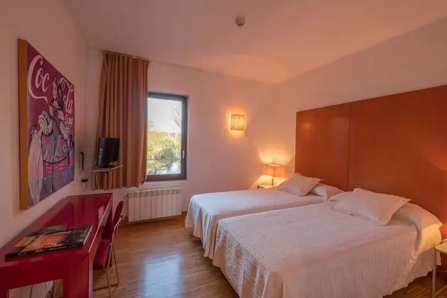 Tek Büyük Yataklı Oda, Nehir Manzaralı (2 Pax)