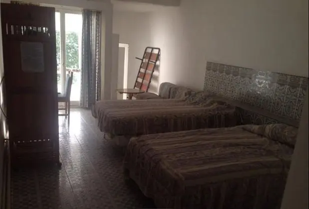 Üç Kişilik Oda