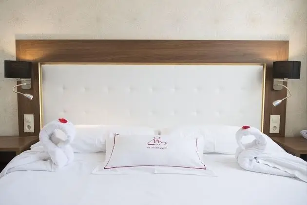 Büyük Yataklı Tek Kişilik Oda