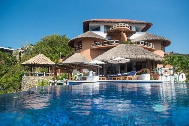 Villa, 4 Yatak Odası, Kişiye Özel Havuzlu, Koy Manzaralı