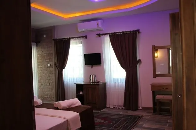Design Oda, 1 Büyük (Queen) Boy Yatak, Bahçe Manzaralı