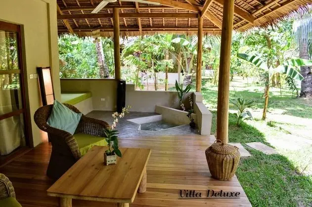 Deluxe Villa, Bahçeli