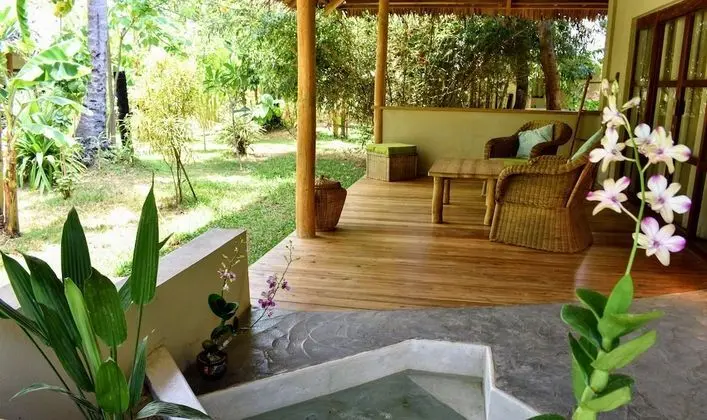 Deluxe Villa, Bahçeli