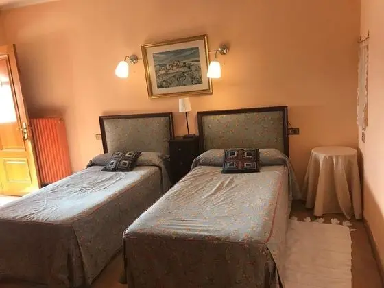 Tek Büyük Yataklı Oda, 2 Tek Kişilik Yatak