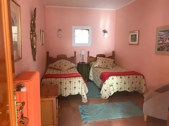 Tek Büyük Yataklı Oda, 2 Tek Kişilik Yatak