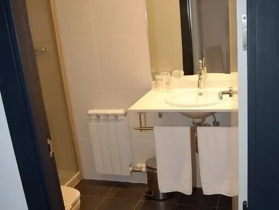 Tek Büyük veya İki Ayrı Yataklı Oda, Banyolu/Duşlu, Dağ Manzaralı