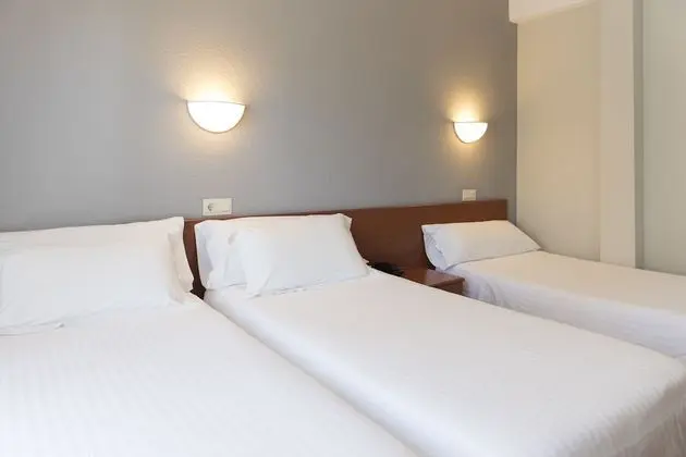 Tek Büyük Yataklı Oda (Doble + Cama supletoria)