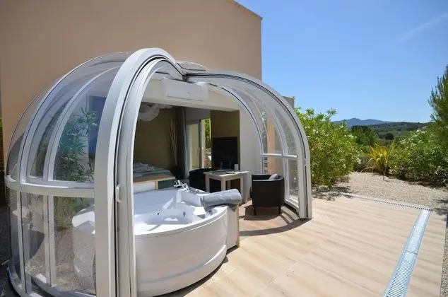 Süit, Sıcak Su Havuzu, Bahçe Manzaralı