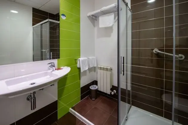 Tek Büyük veya İki Ayrı Yataklı Oda