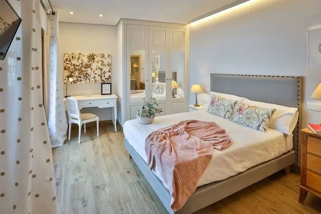 Superior Tek Büyük Yataklı Oda, 1 Büyük (Queen) Boy Yatak, Avlu Manzaralı