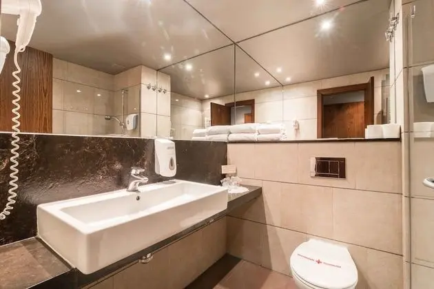 Büyük Yataklı Tek Kişilik Oda