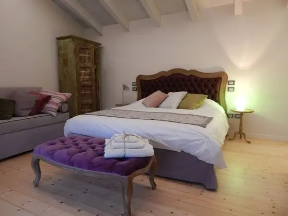 Deluxe Tek Büyük Yataklı Oda, Balkon, Bahçe Manzaralı (Grignano)