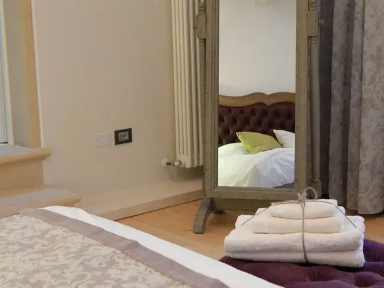 Deluxe Tek Büyük Yataklı Oda, Balkon, Bahçe Manzaralı (Grignano)
