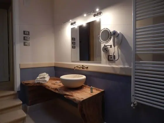 Deluxe Tek Büyük Yataklı Oda, Balkon, Bahçe Manzaralı (Leccio del Corno)