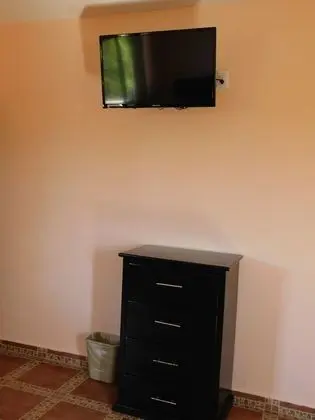 Tek Büyük Yataklı Oda, Havuz Manzaralı