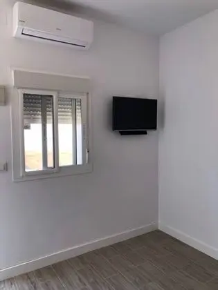 Family Tek Büyük Yataklı Oda