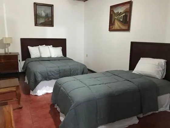 Üç Kişilik Oda