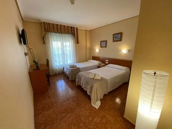 Comfort Tek Büyük veya İki Ayrı Yataklı Oda