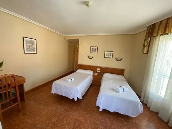 Comfort Tek Büyük veya İki Ayrı Yataklı Oda