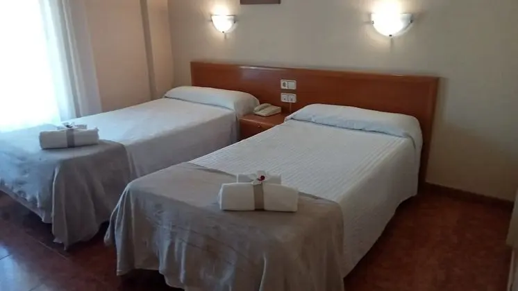 Comfort Tek Büyük veya İki Ayrı Yataklı Oda