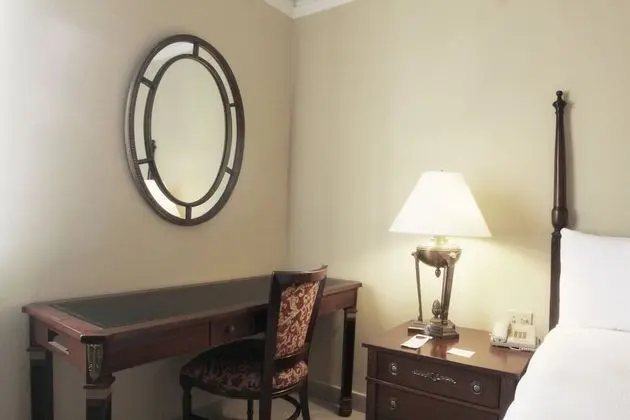 Junior Süit, 1 En Büyük (King) Boy Yatak ve Çekyat