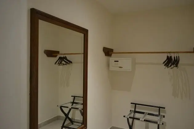 Junior Süit, 1 En Büyük (King) Boy Yatak ve Çekyat