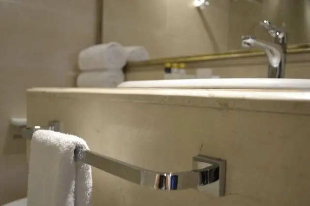 Junior Süit, 1 En Büyük (King) Boy Yatak ve Çekyat