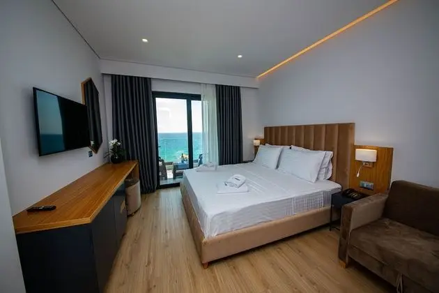 Deluxe Üç Kişilik Oda