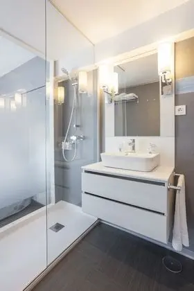 Standard Tek Büyük Yataklı Oda (with extra bed for child)