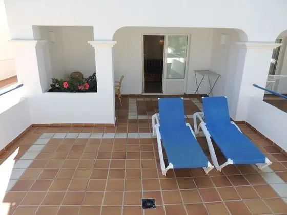 Üç Kişilik Oda (salón)
