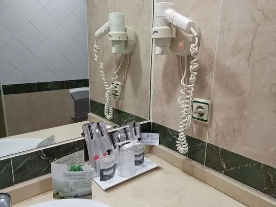 Üç Kişilik Oda (salón)