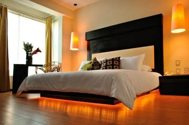 Junior Suite -King side bed