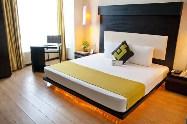 Junior Suite -King side bed